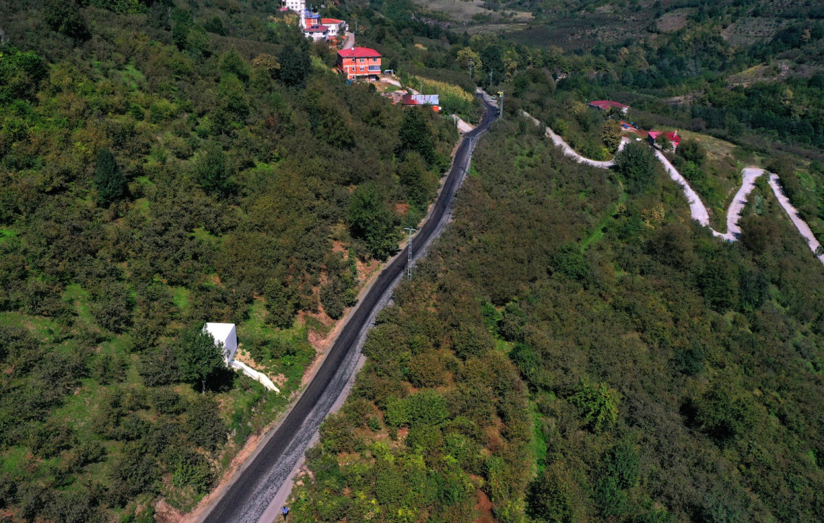 AKKUŞ KIZILELMA’DA ASFALT MUTLULUĞU