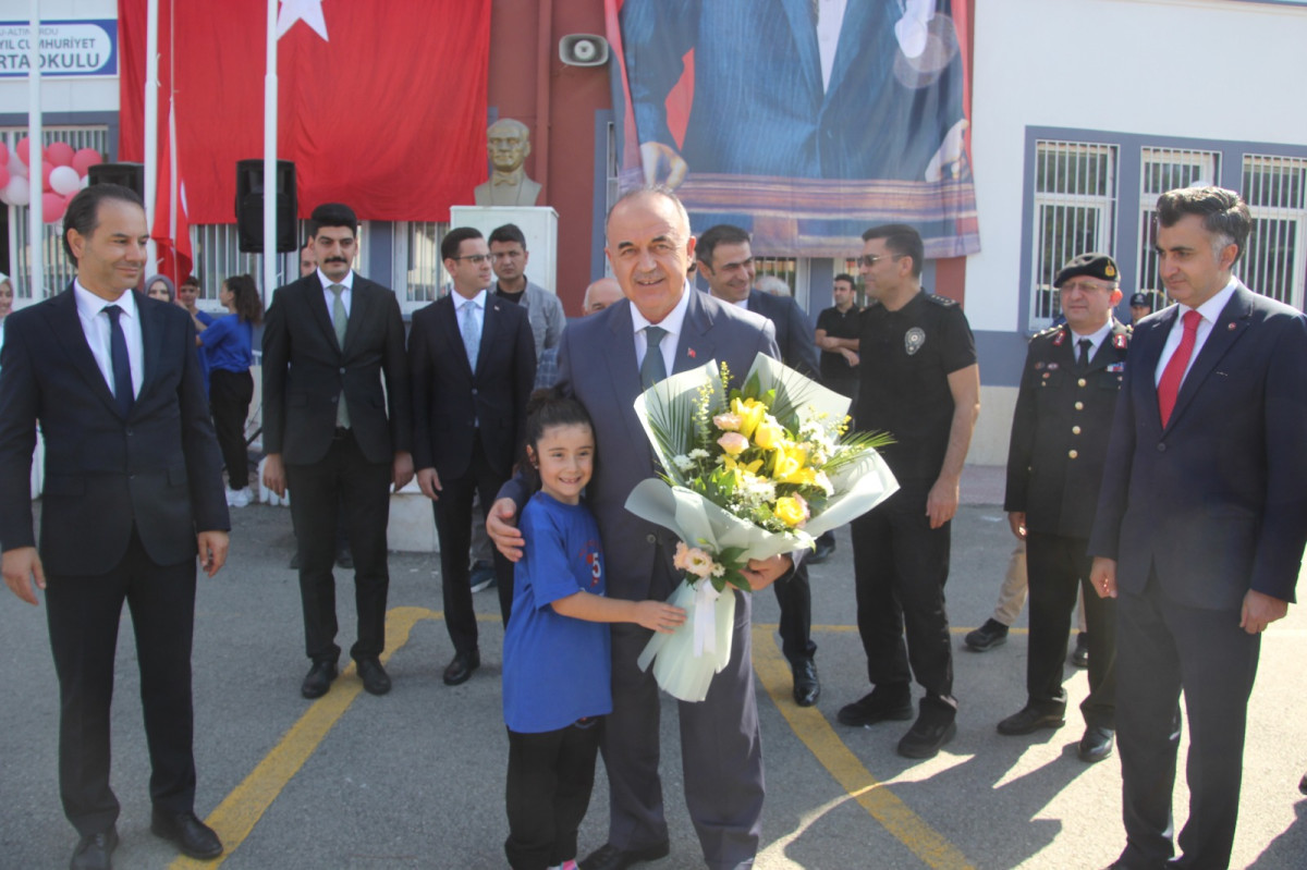 İlköğretim Haftası Törenle Başladı