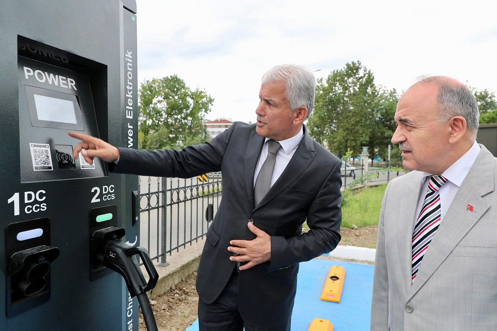 Yeni Hükümet Konağı Yerleşkesinde Elektrikli Hızlı Şarj İstasyonu Kuruldu